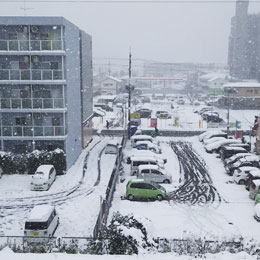 雪の積もった堅田の風景